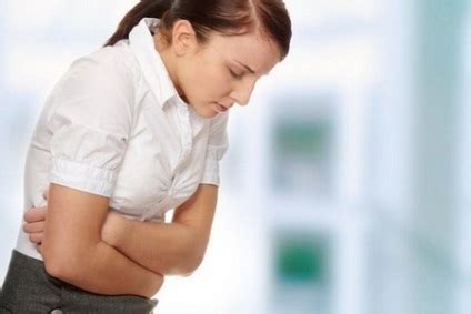повръщане гадене диария силна болка в гърба при жени